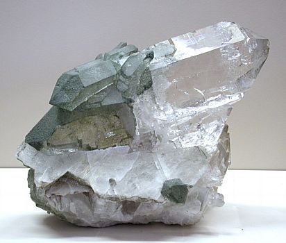 Bergkristall, Calcit (tafelig), Chlorit, Göscheneralp, UR| B: ca. 12 cm [15189]