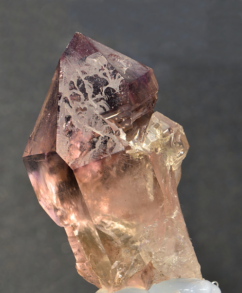 Amethyst-Spitze| H: 6cm; F: Binntal, VS; Sammlung: Maria und Turi Walker. 