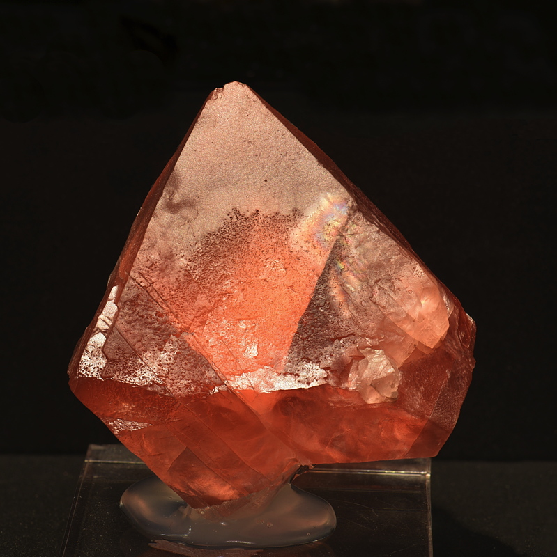 Rosa Fluorit| H: ca. 6 cm; F: Göscheneralp, UR; Sammlung: Bernhard Loretz und Hans Walker 