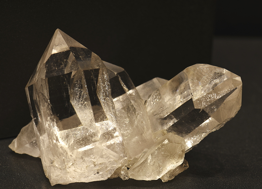 Bergkristallgruppe| B: ca. 8 cm; F: Lötschental; Sammlung: Ruedi Liechti