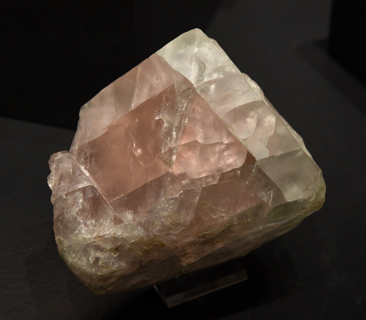 Zweifarbiger Rosafluorit (grün, rosa)| B: 7 cm; F: Glacier du Talèfre, Mont Blanc, Frankreich; Sammlung: Bruno und Kurt Müller