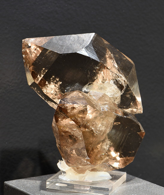 Rauchquarz-Fadenquarz| H: 13 cm; F: Val Maighels, GR; Sammlung: Marco Monn