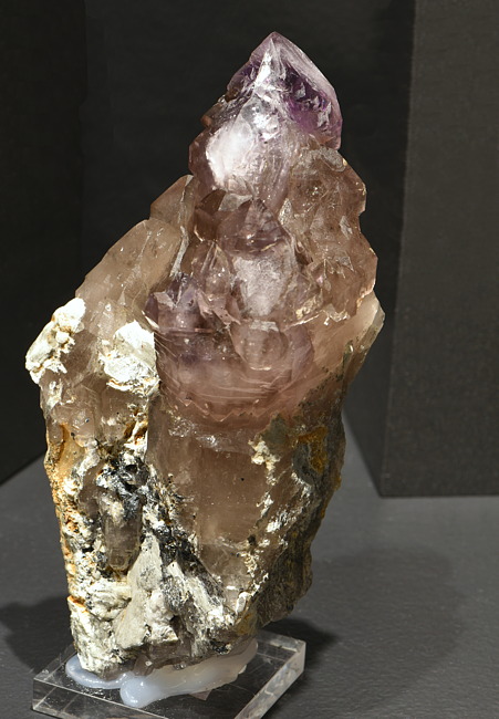 Amethyst auf Rauchquarz| H: 10 cm; F: Cavradi, GR; Sammlung: Marco Monn