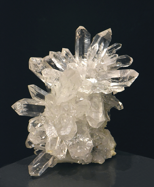 Igelige Quarzgruppe| H: 14 cm; F: Indischer Himalaya; Sammlung: Patric Tresch