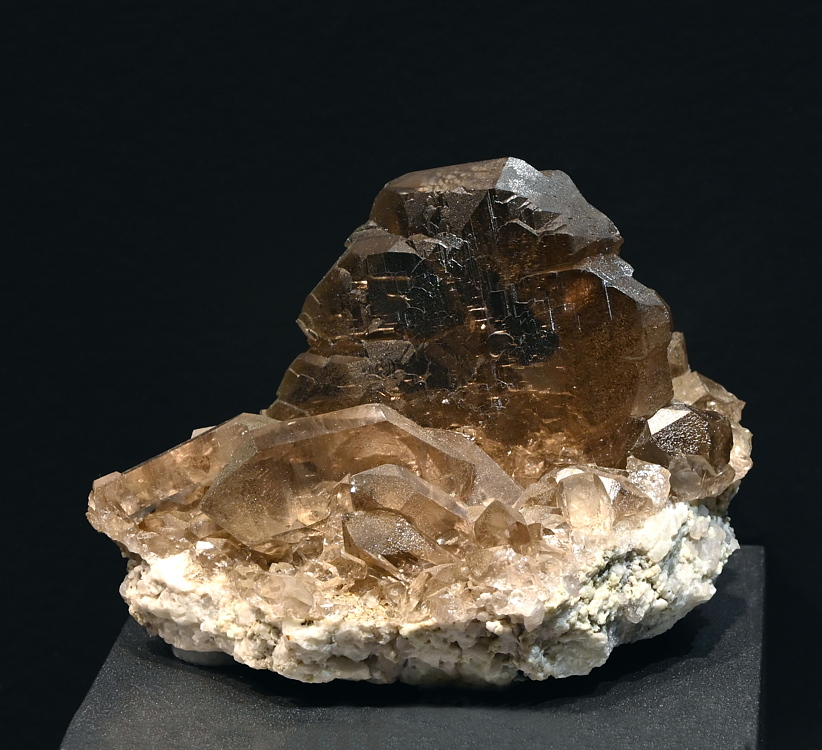 Rauchquarz-Stufe mit Gwindel| B: 11 cm; F: Göscheneralp, UR; Sammlung: Karl, Michael und Hansruedi Tresch