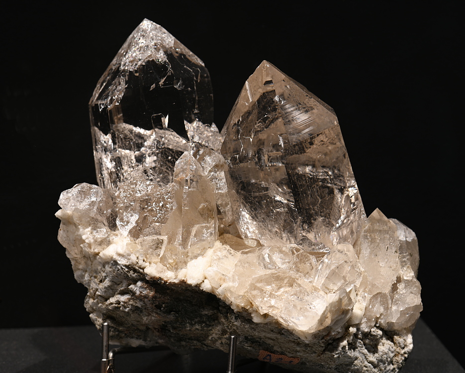 Bergkristallgruppe| B: 12 cm; F: Furka, VS; Sammlung: Hermann Bühler †, Ruedi Widmer, Alfred Keller