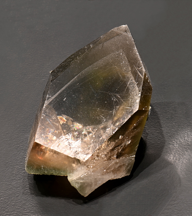 Bergkristall-Spitz mit Amiant-Einschluss| H: 15 cm; F: Cavrein, GR; Sammlung: Fidel Levy