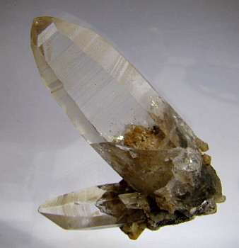 Bergkristall mit Phantom und Einschluss von Rutilsonnen| H: 6cm; F: Gastacherwände, OT (Ö). [DSC01286xs] 
