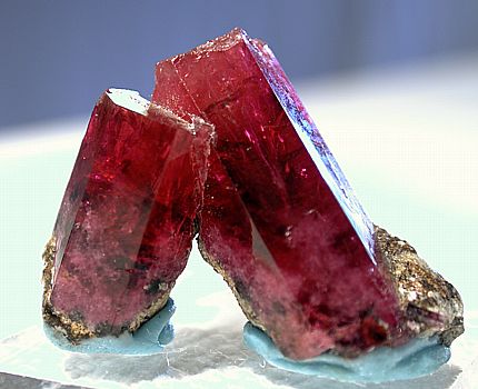 Roter Beryll| LK: 2.2 cm; Fundort: Wah Wah Mountains, Utah, USA;