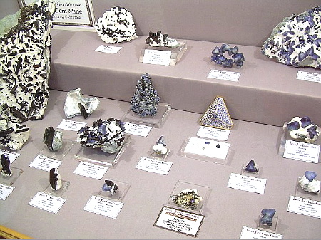 Benitoite aus der Benitoite Gem Mine (CA)| Kalifornien, USA